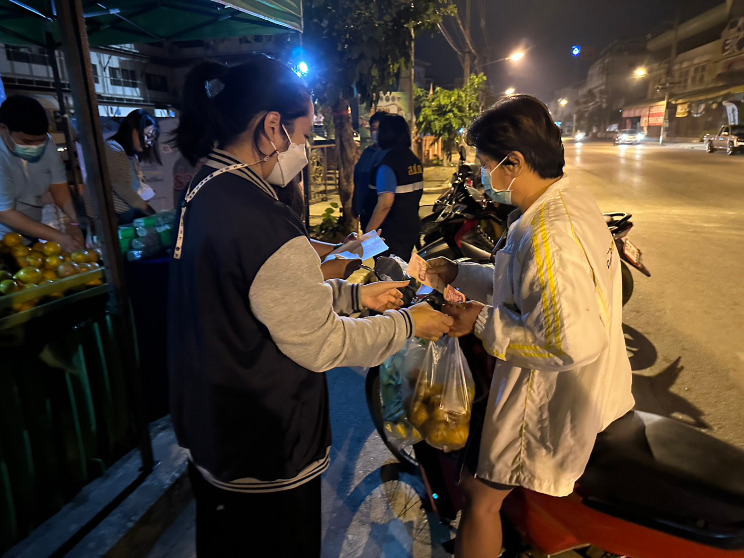 title - ส.ป.ก.สุโขทัย ร่วมใจส่งสุขปีใหม่ มอบให้ประชาชน